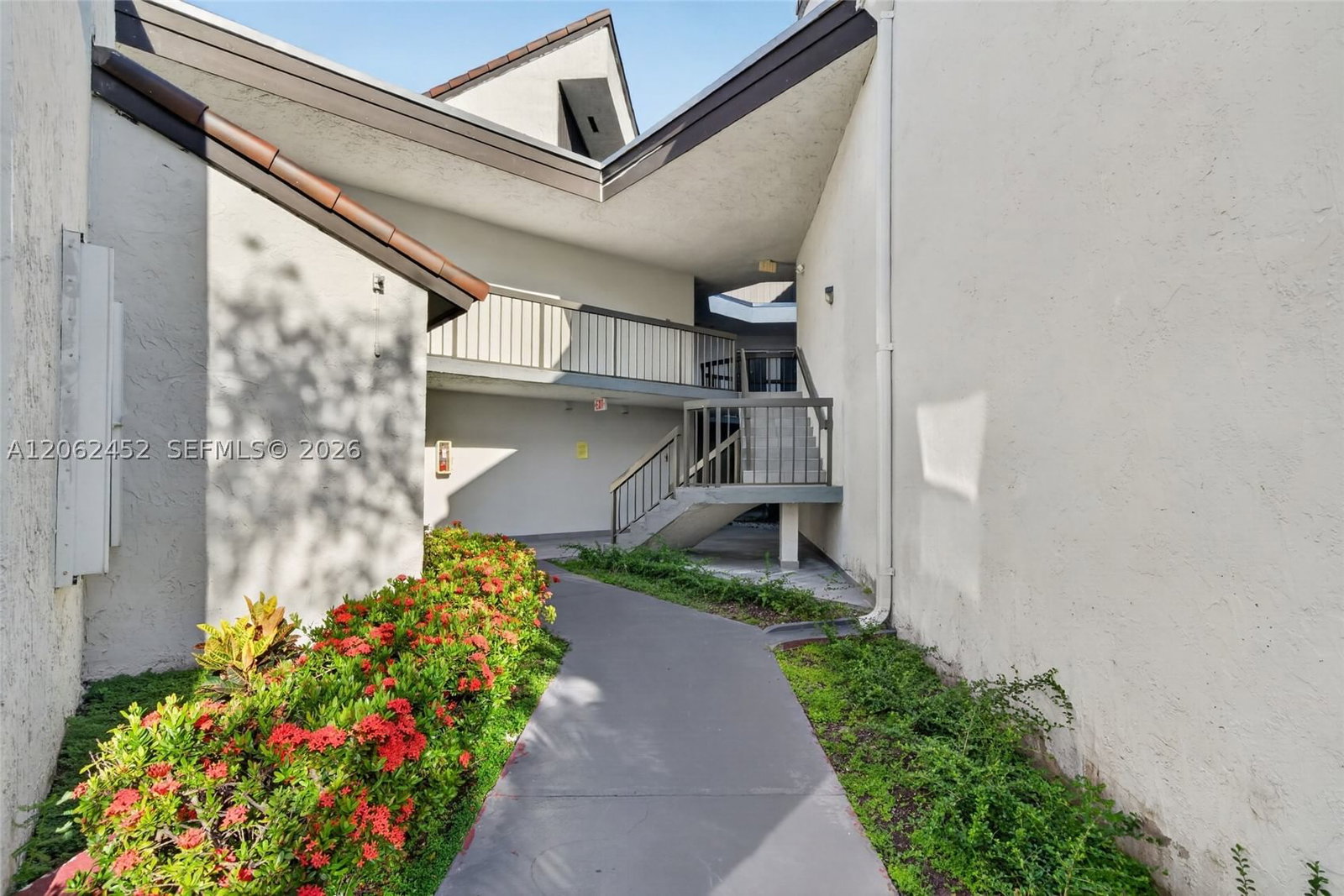 Real estate property located at 9429 Fontainebleau Blvd #201-33, Miami-dade, Bleau Fontaine Condo #3, Miami, FL