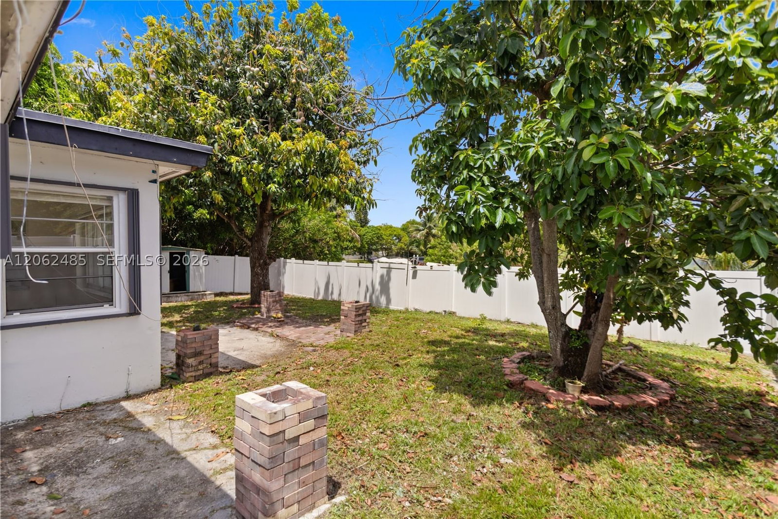 Real estate property located at 1000 23rd Ter, Broward, Esquire Lake Estates Sec, Pompano Beach, FL
