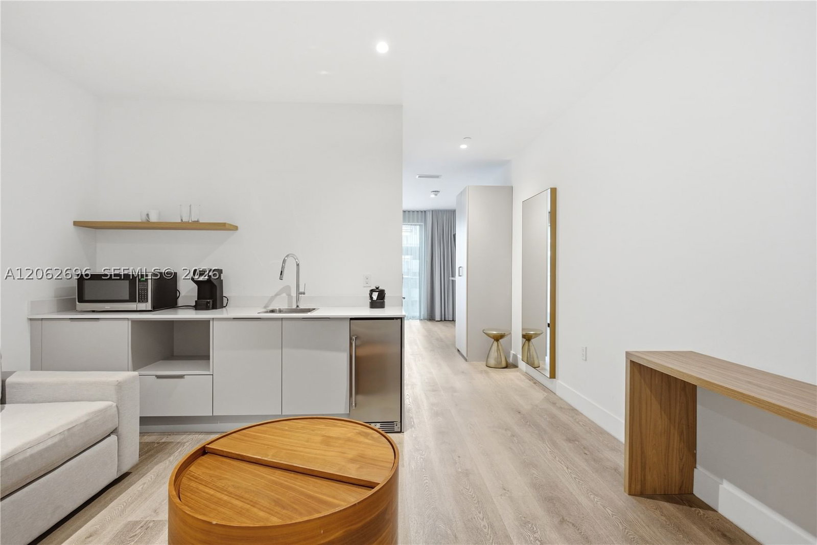 Real estate property located at 229 9th St #405, Miami-dade, City Of Miami South, Miami, FL