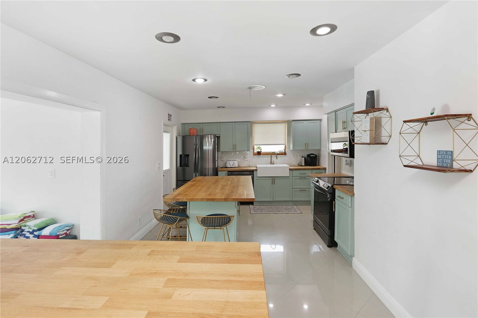 Real estate property located at 1102 13th Ave, Broward, Country Club Homes, Hollywood, FL