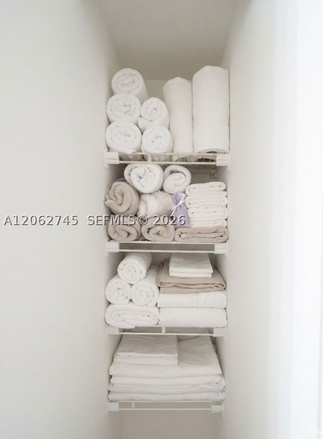 Real estate property located at 8100 Geneva Ct #137, Miami-dade, Las Vistas At Doral Condo, Doral, FL