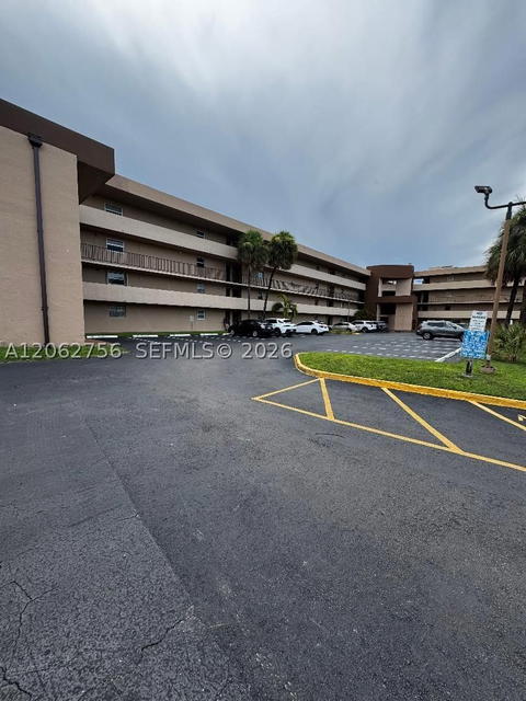 Real estate property located at 702 87th Ave #105, Miami-dade, Fernwoods Condo No 2 Bldg, Miami, FL