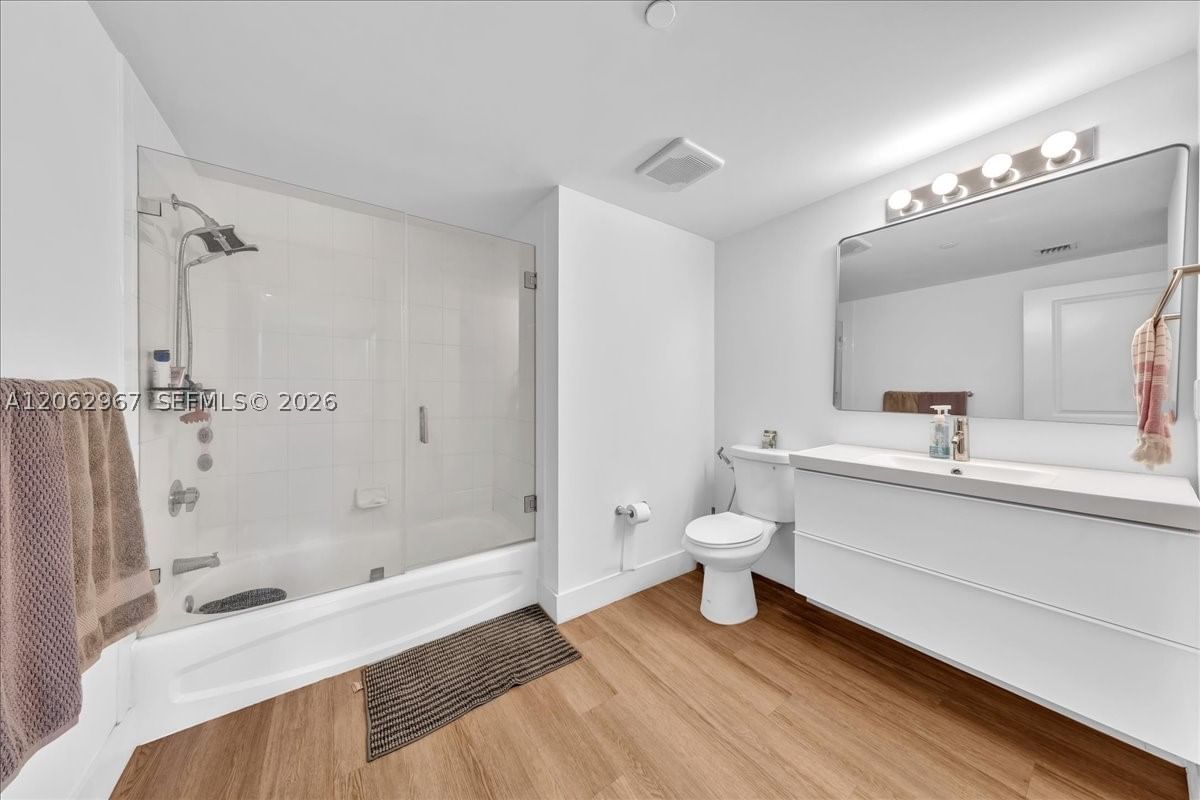 Real estate property located at 1250 Miami Ave #2106, Miami-dade, Vue At Brickell Condo, Miami, FL