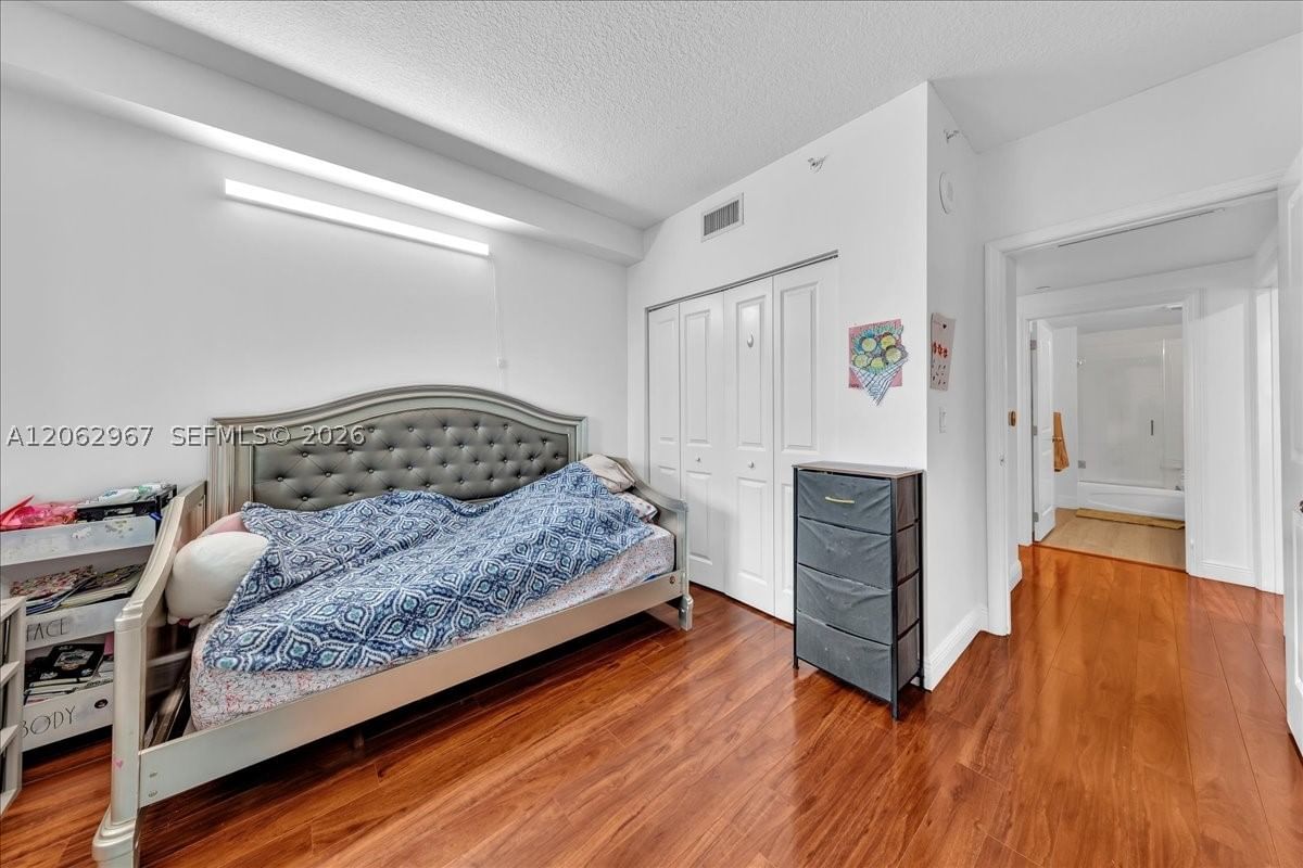 Real estate property located at 1250 Miami Ave #2106, Miami-dade, Vue At Brickell Condo, Miami, FL