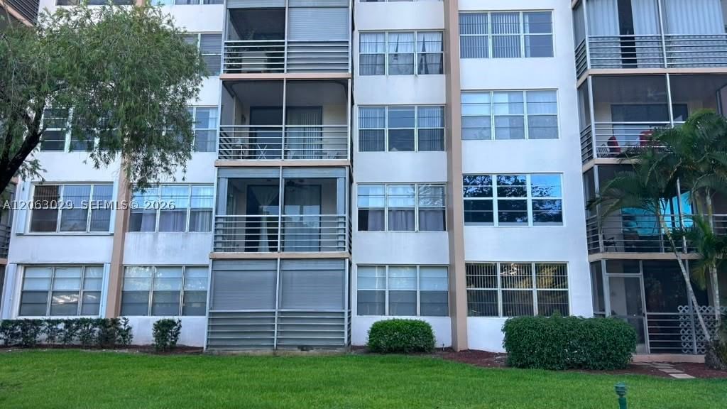 Real estate property located at 1300 Saint Charles Pl #202, Broward, Park Place Condominium No, Pembroke Pines, FL