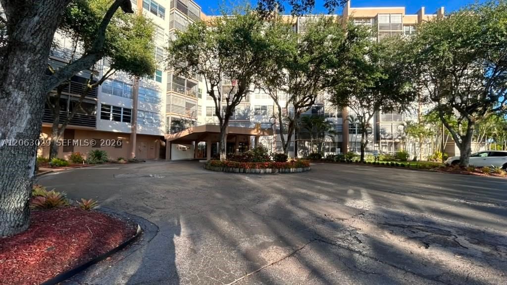 Real estate property located at 1300 Saint Charles Pl #202, Broward, Park Place Condominium No, Pembroke Pines, FL
