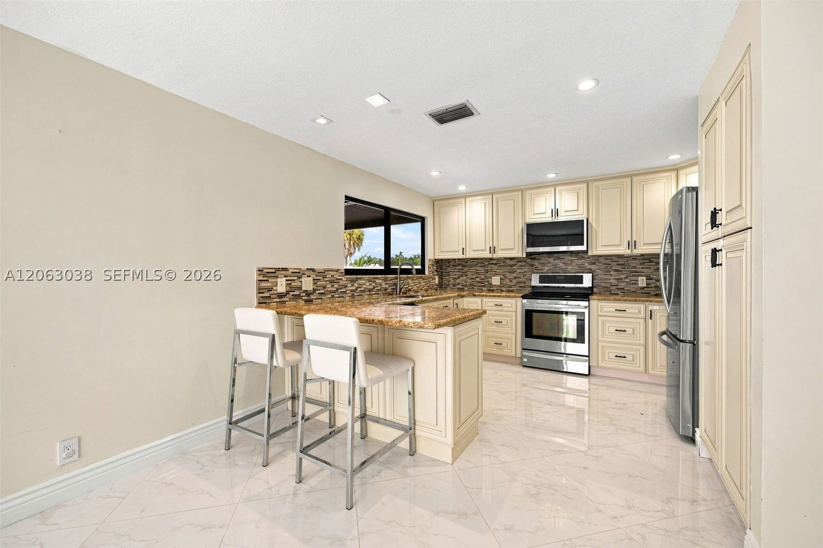 Real estate property located at 3931 7th Pl, Broward, Villages Of Hillsboro, Deerfield Beach, FL