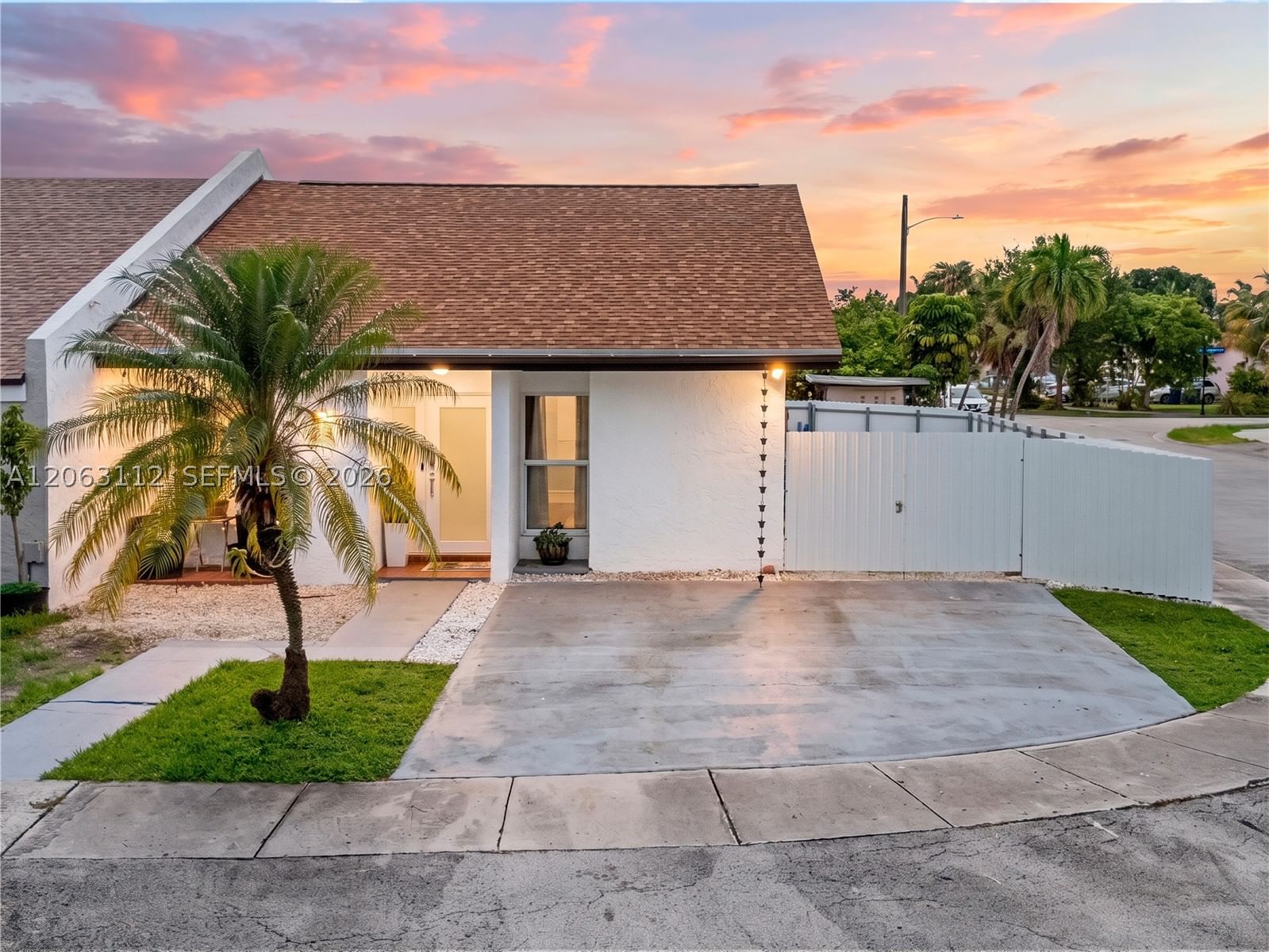 Real estate property located at 165 113th Ct, Miami-dade, Sweetwater Hills, Sweetwater, FL