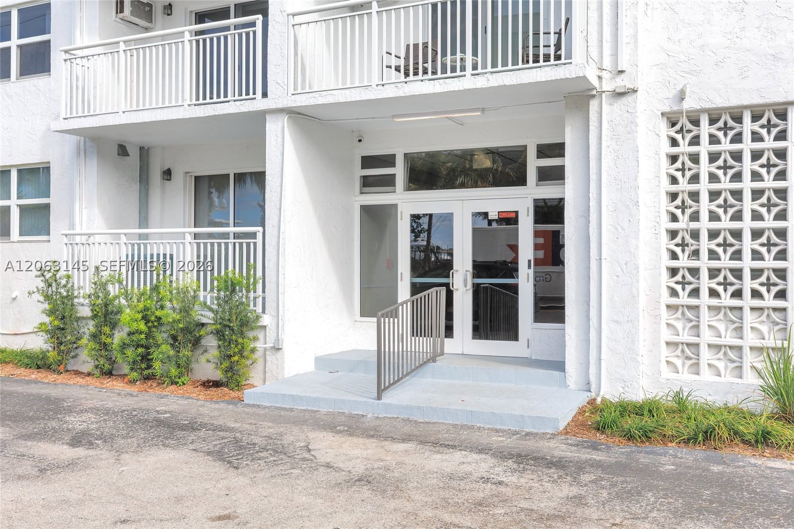 Real estate property located at 200 Birch Rd #1015, Broward, Leisure Beach Condo, Fort Lauderdale, FL