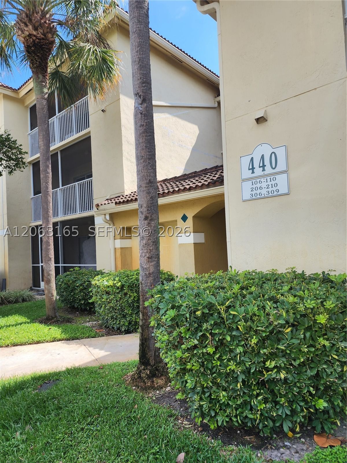 Real estate property located at 440 Park Rd #206, Broward, Pinehurst Club Condo, Hollywood, FL
