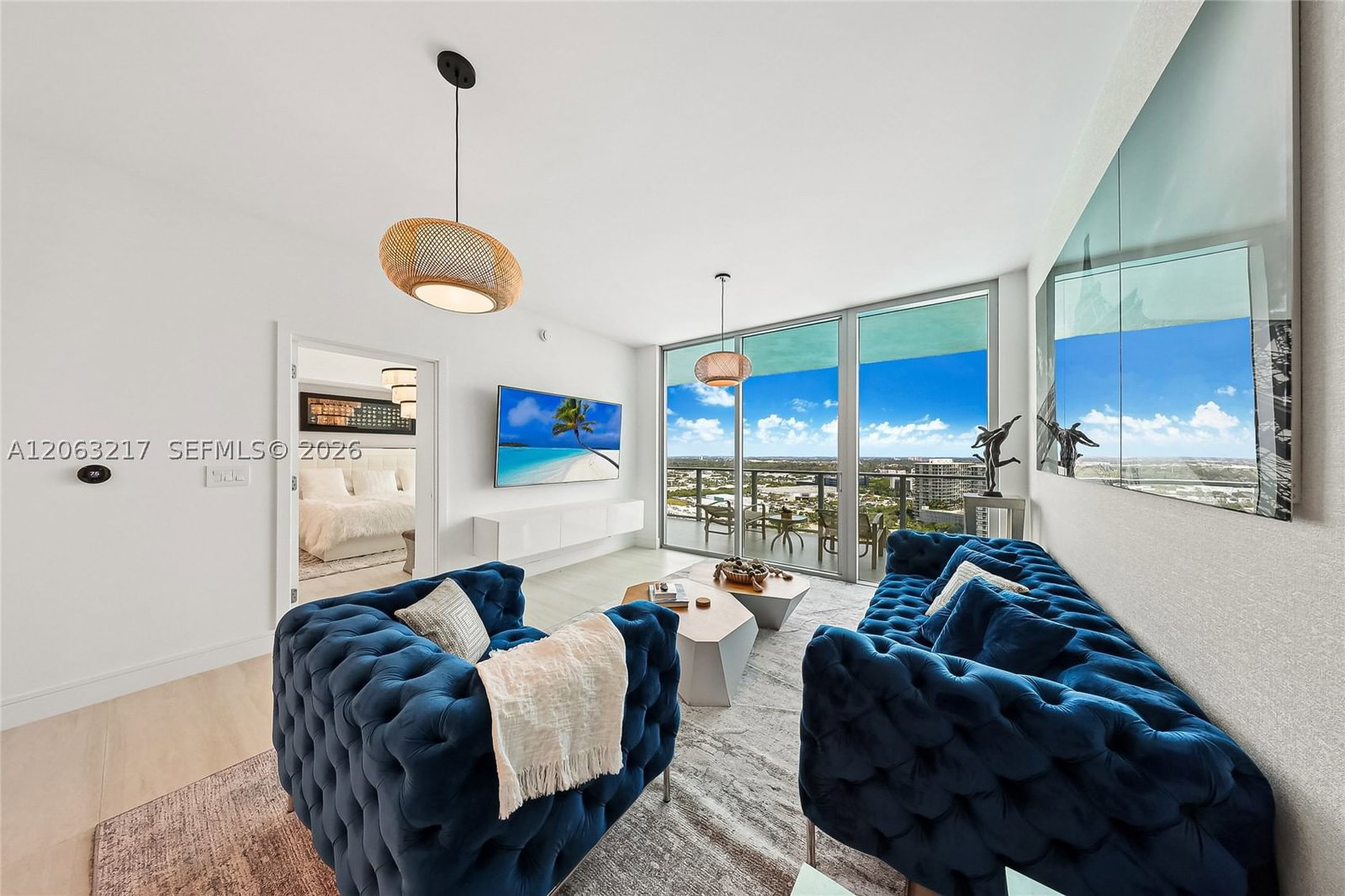 Real estate property located at 2411 Laguna Circle #2010, Miami-dade, One Park Turnberry, Miami, FL