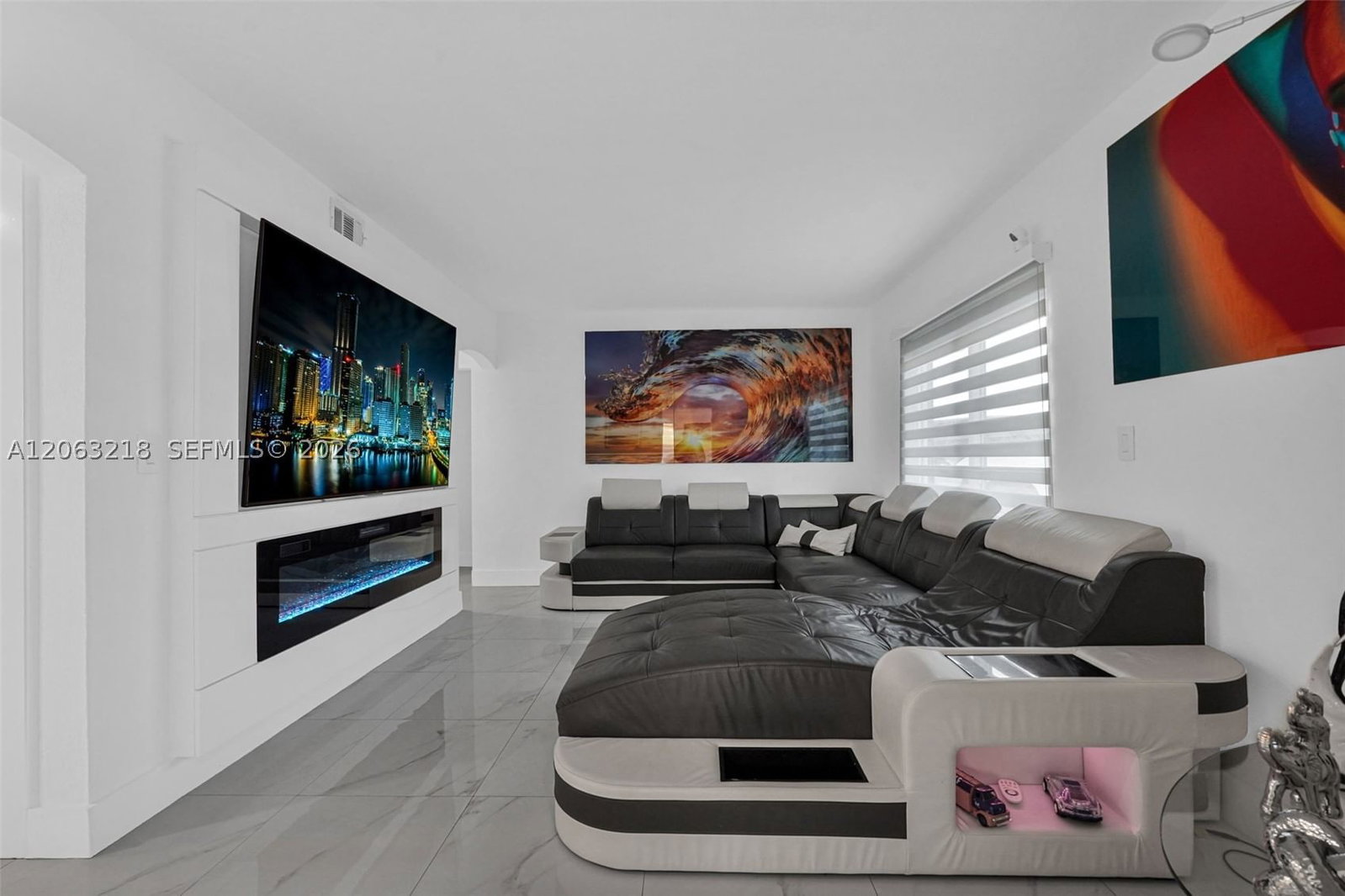 Real estate property located at 831 10th Pl, Miami-dade, Sun-tan Village Sec 4, Hialeah, FL