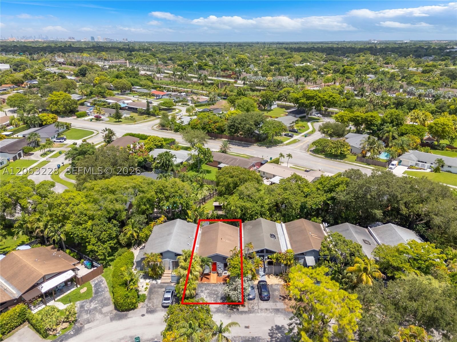 Real estate property located at 11209 114th Lane Circle, Miami-dade, Killian Pines Townhouses, Miami, FL