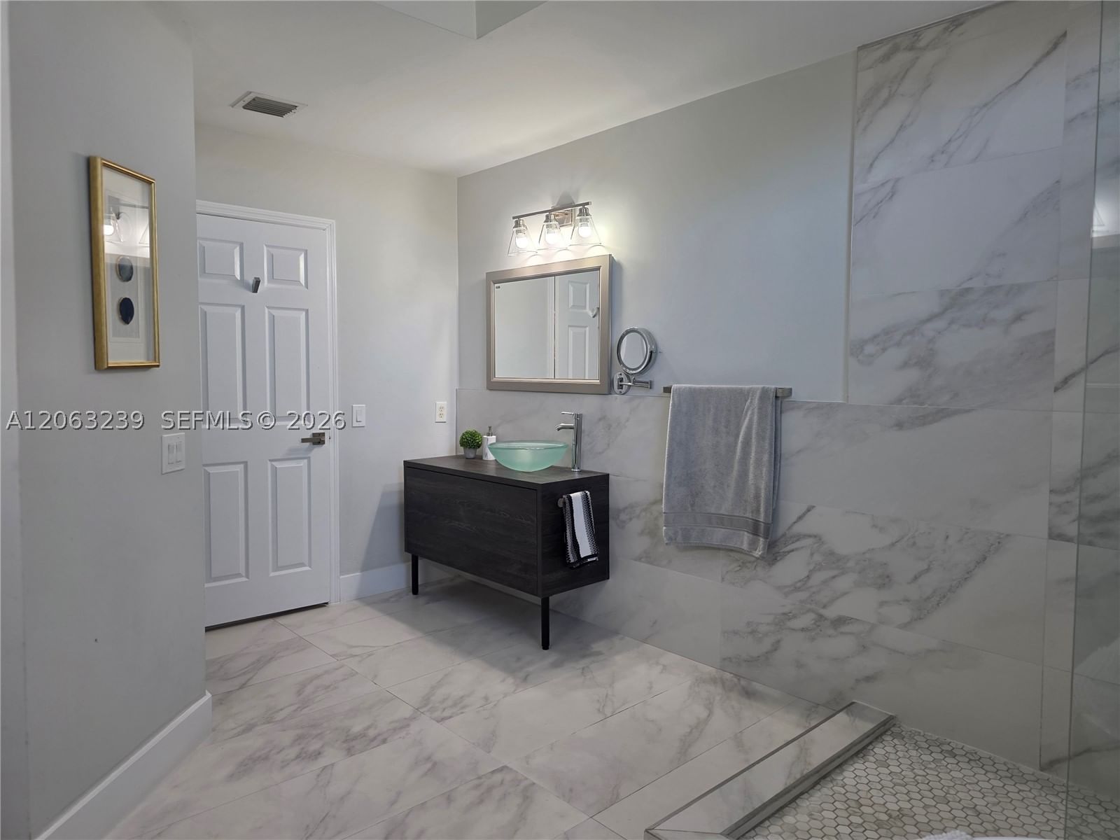 Real estate property located at 10797 73rd Ter, Miami-dade, Doral Isles St Croix, Doral, FL