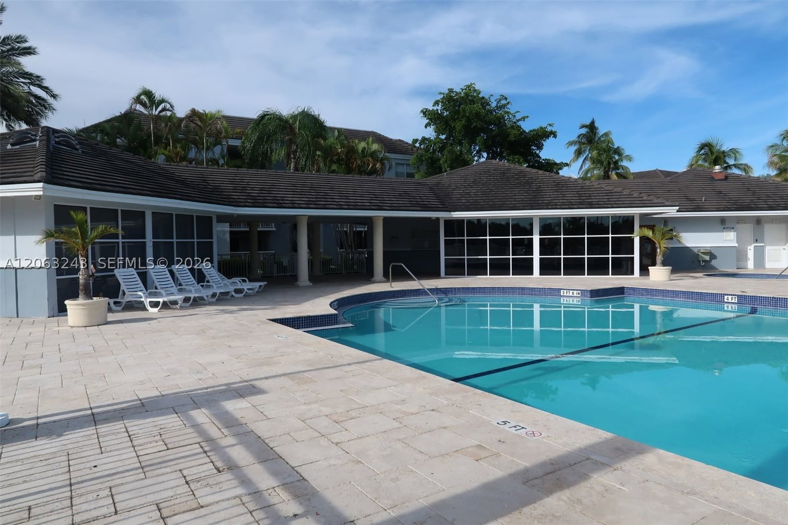 Real estate property located at 8520 212th St #305, Miami-dade, Le Club At Old Cutler Con, Cutler Bay, FL