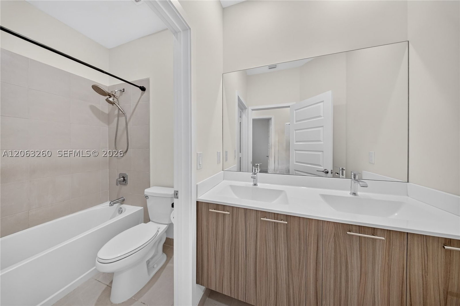 Real estate property located at 4745 83rd Pkwy, Miami-dade, Downtown Doral South Phas, Doral, FL