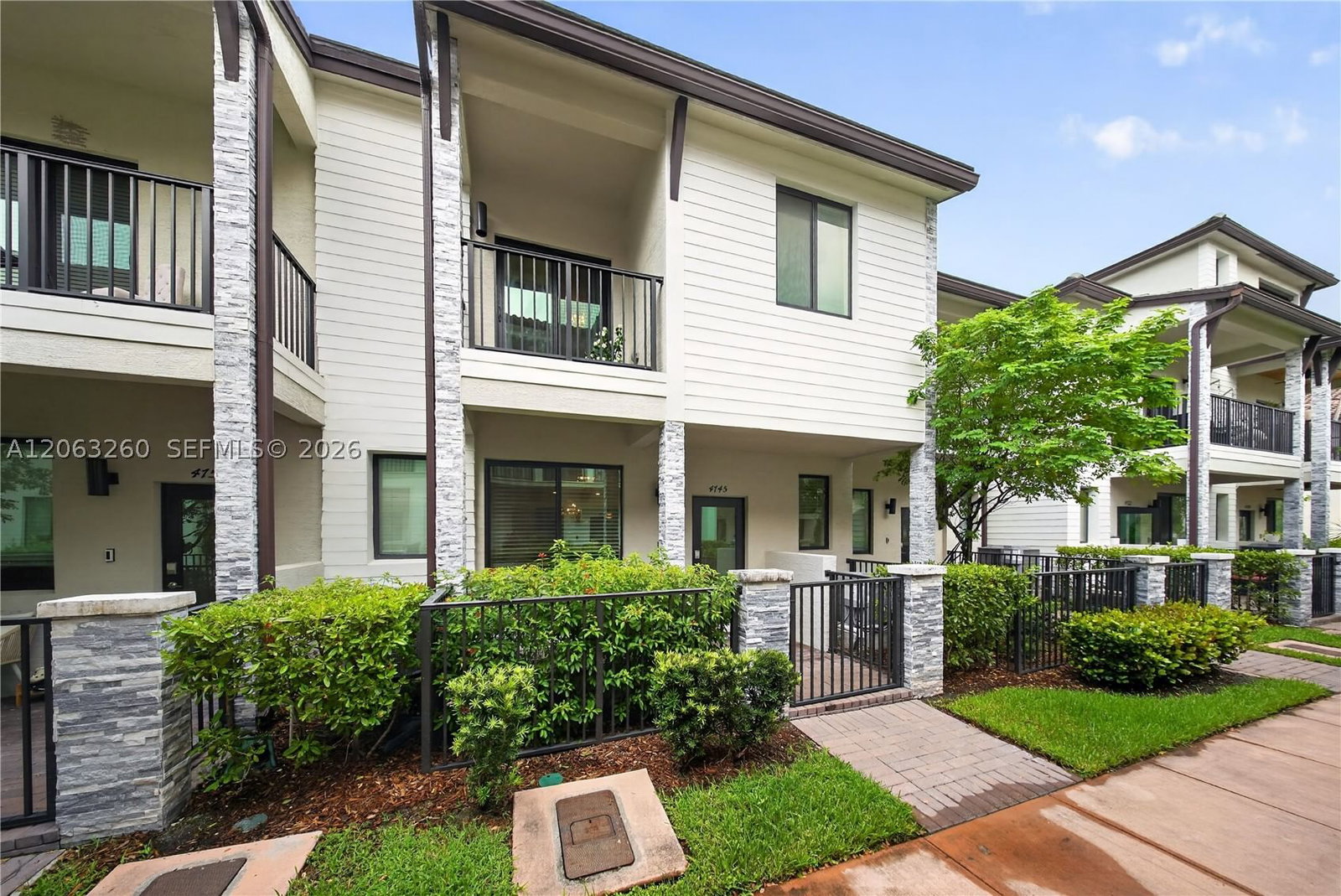 Real estate property located at 4745 83rd Pkwy, Miami-dade, Downtown Doral South Phas, Doral, FL