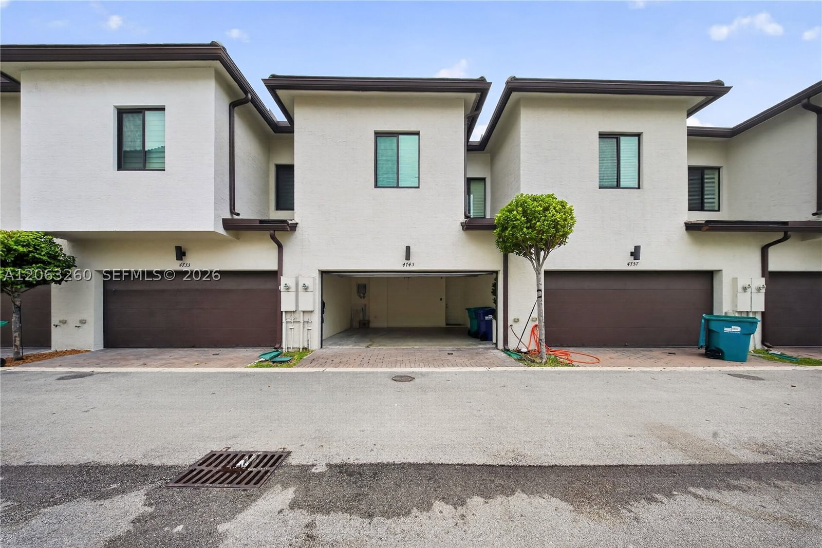 Real estate property located at 4745 83rd Pkwy, Miami-dade, Downtown Doral South Phas, Doral, FL