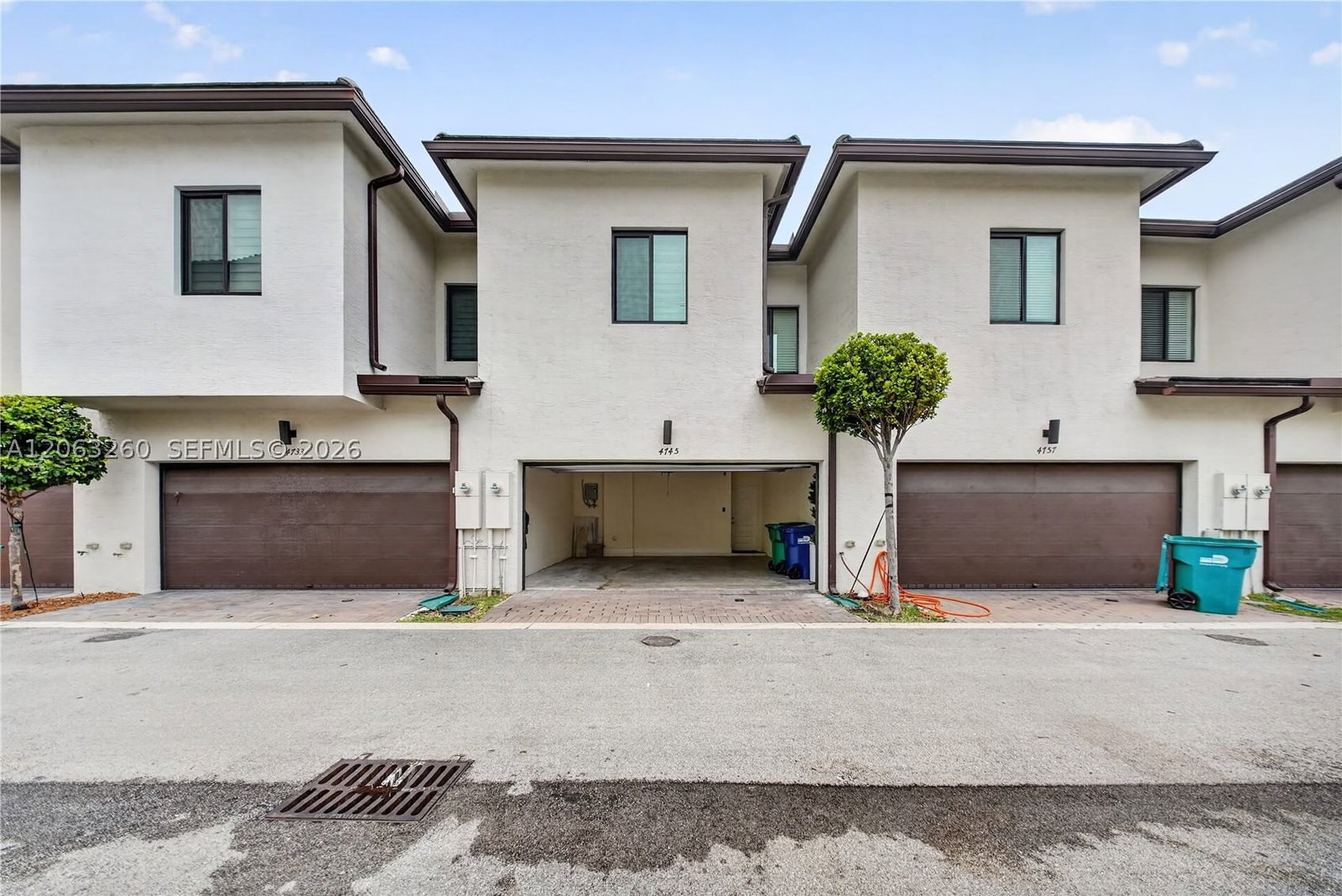Real estate property located at 4745 83rd Pkwy, Miami-dade, Downtown Doral South Phas, Doral, FL