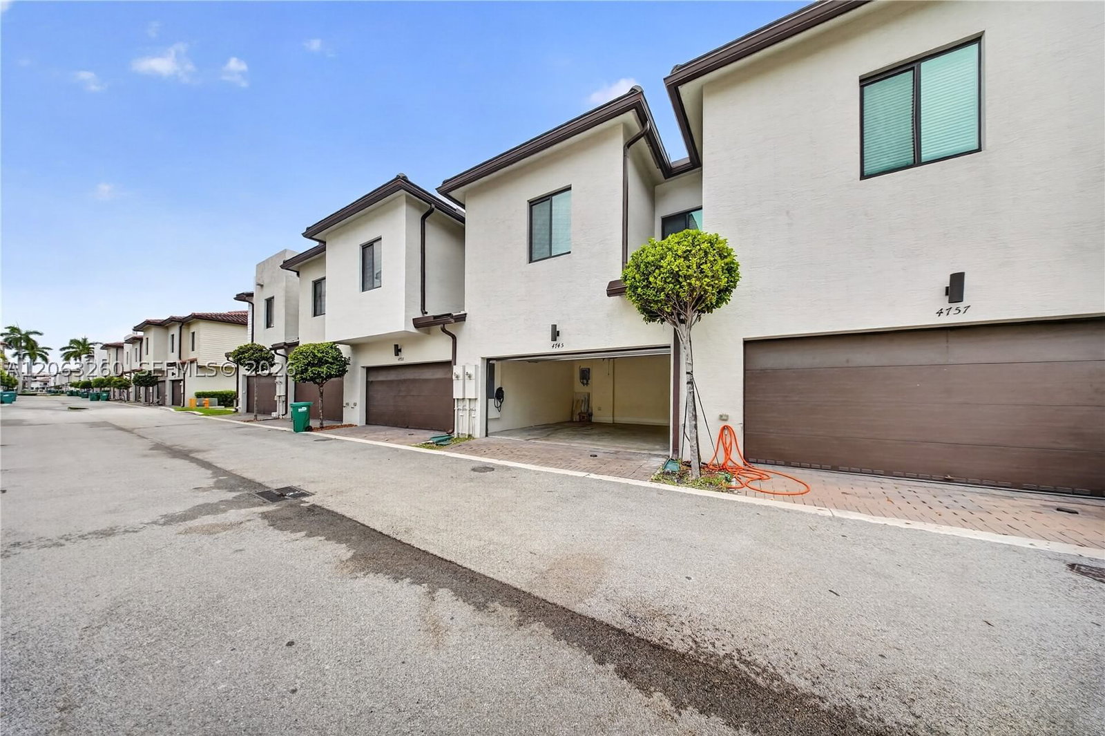 Real estate property located at 4745 83rd Pkwy, Miami-dade, Downtown Doral South Phas, Doral, FL