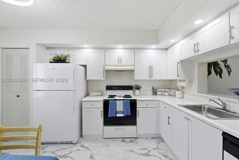 Real estate property located at 1200 137th Ave #308E, Broward, Suffolk At Century Villag, Pembroke Pines, FL