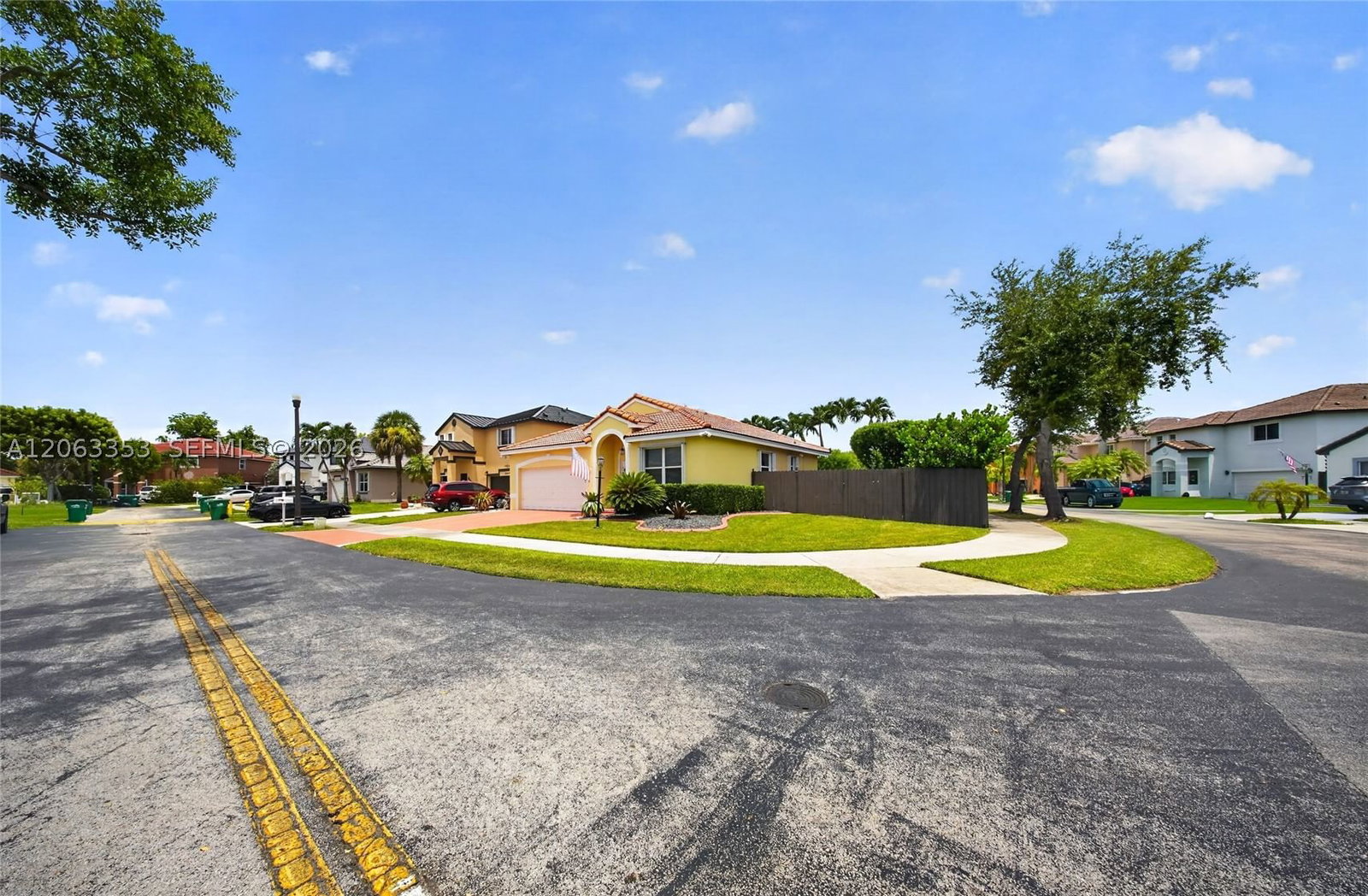 Real estate property located at 16437 76th Ter, Miami-dade, Continental Homes At Lago, Miami, FL