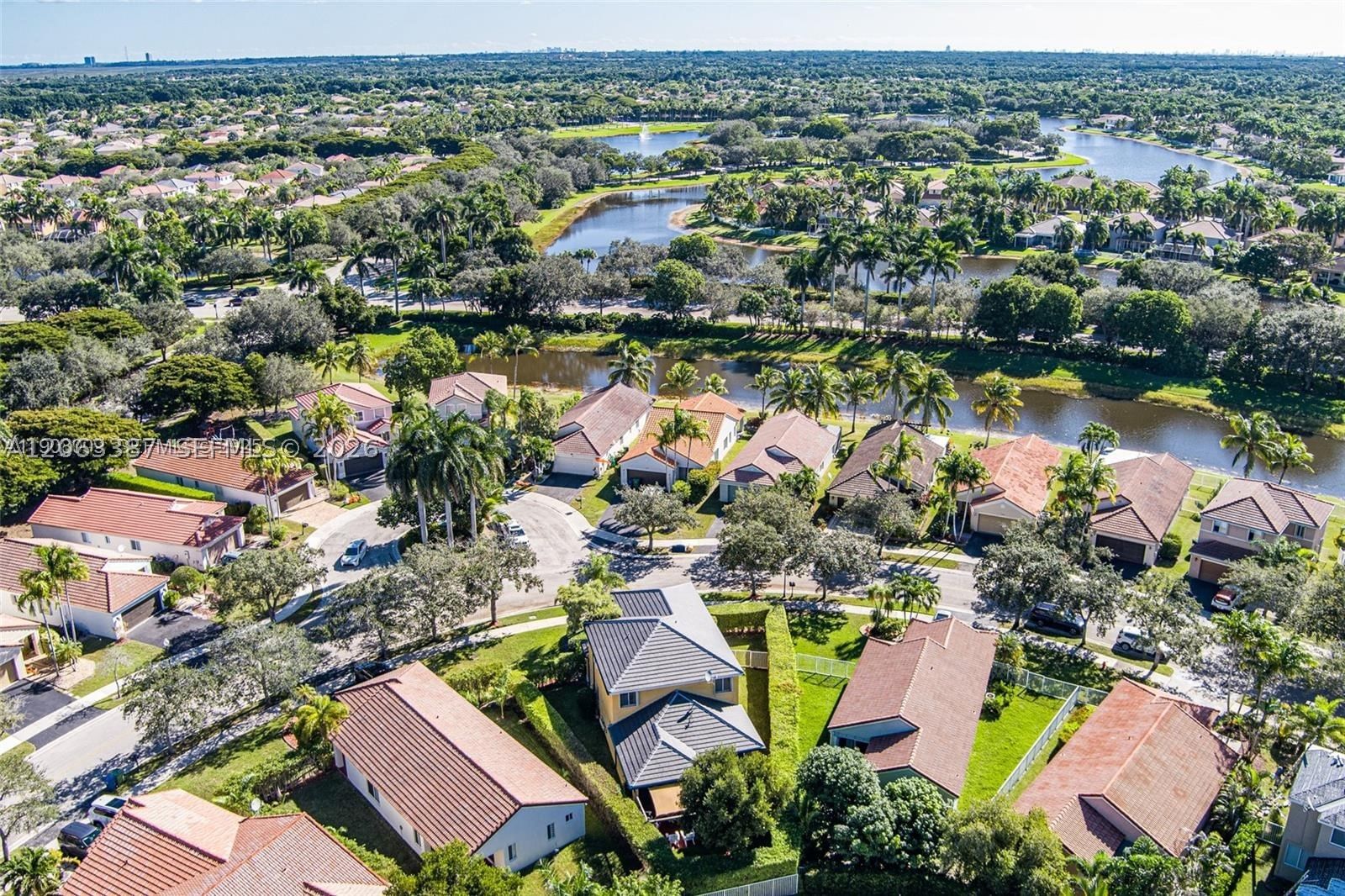 Real estate property located at 1280 Majesty Ter, Broward, Sector 2-parcels 21a 25 2, Weston, FL