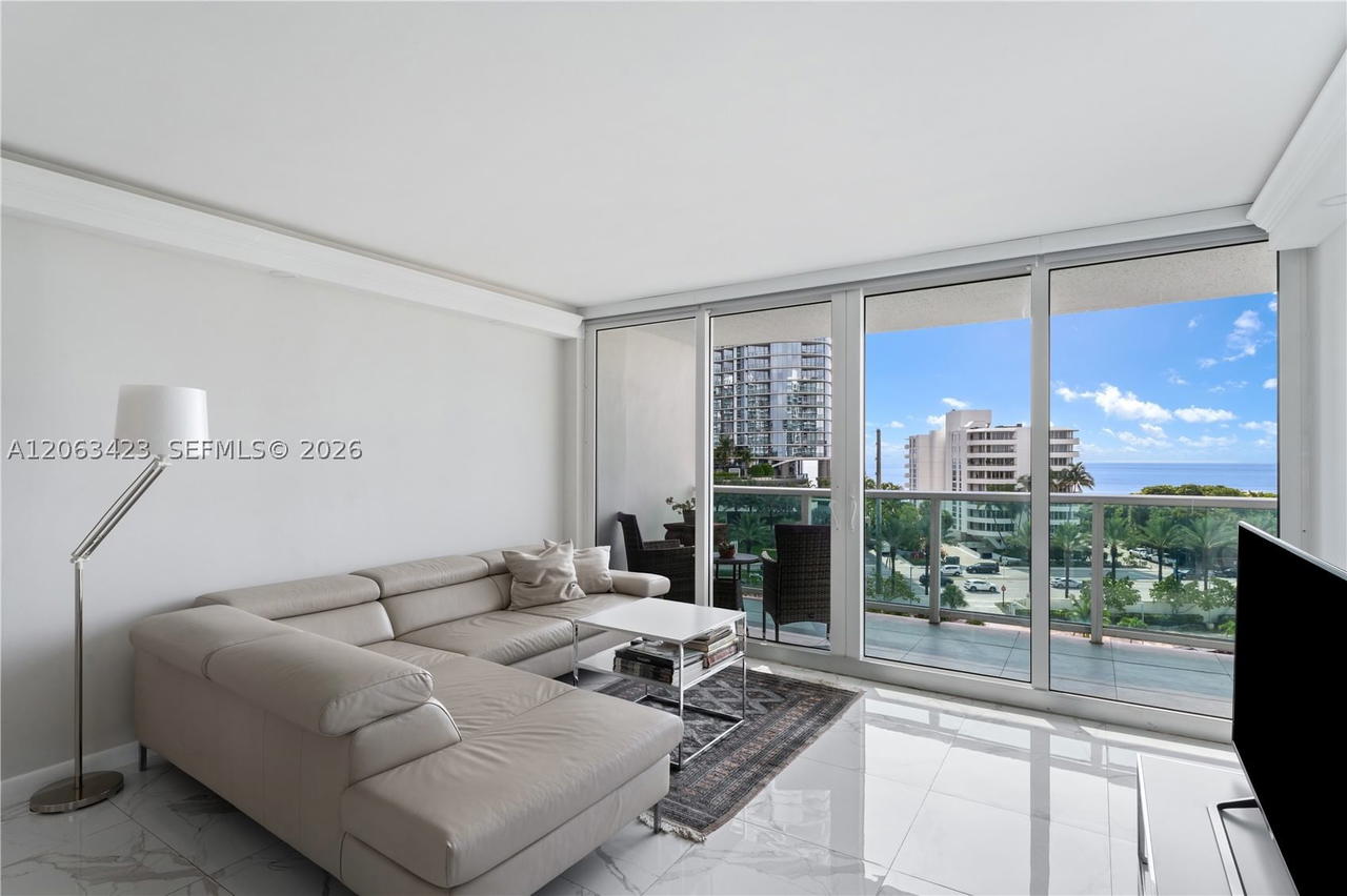 Real estate property located at 100 Bayview Dr #709, Miami-dade, Arlen House East Condo, Sunny Isles Beach, FL
