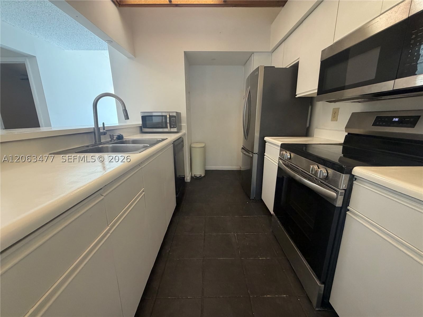 Real estate property located at 1172 122nd Ter, Broward, Pembroke Lakes Section Se, Pembroke Pines, FL