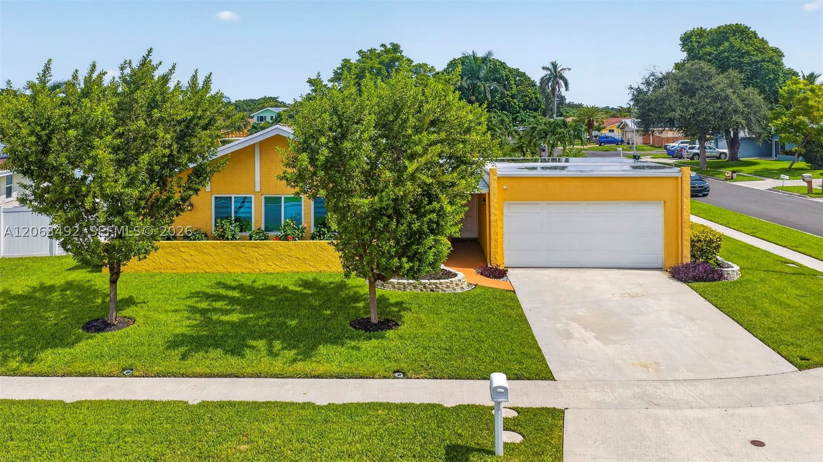 Real estate property located at 725 49th Ave, Broward, Lakewood East Sec 1, Coconut Creek, FL