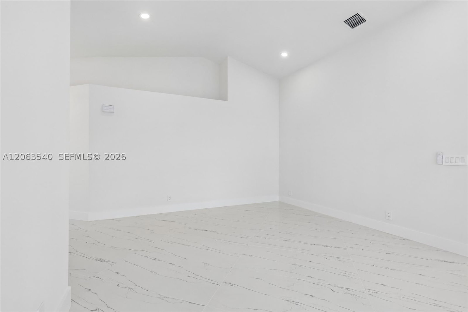 Real estate property located at 9613 8th Cir, Broward, Jacaranda Parcel 218, Plantation, FL