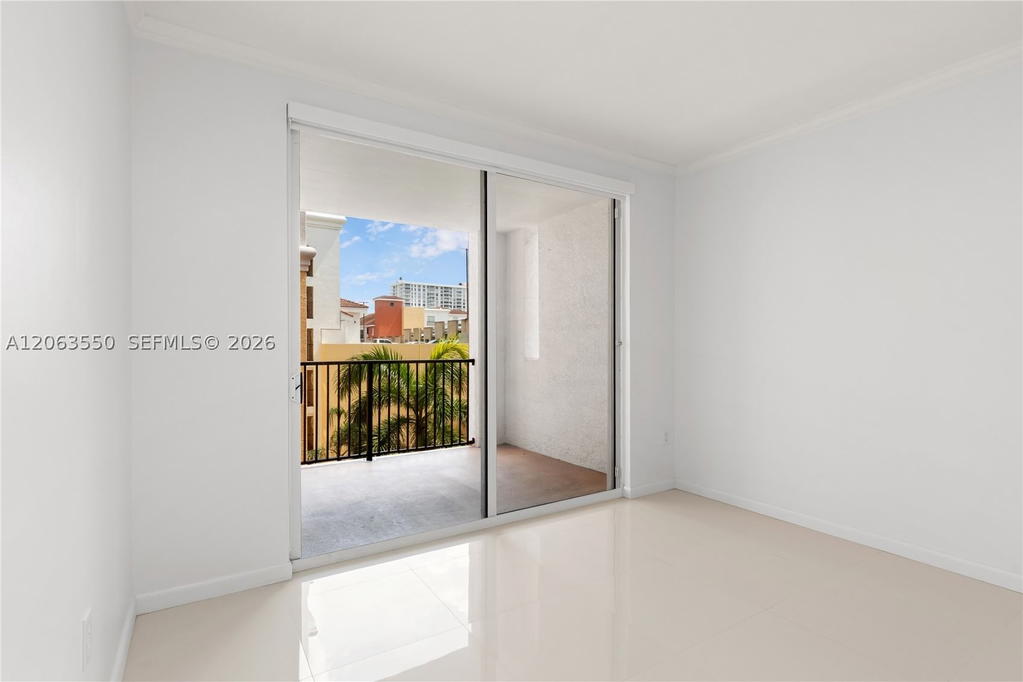 Real estate property located at 17100 Bay Rd #1712, Miami-dade, Porto Bellagio Condo, Sunny Isles Beach, FL