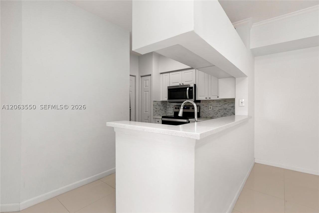 Real estate property located at 17100 Bay Rd #1712, Miami-dade, Porto Bellagio Condo, Sunny Isles Beach, FL