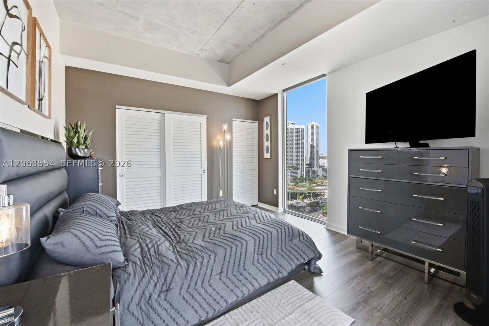 Real estate property located at 151 1st St #1910, Miami-dade, Centro Condo, Miami, FL