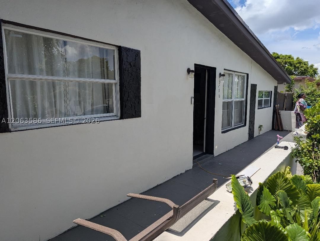 Real estate property located at 3206 47th Ave, Broward, Lake Forest Sec 4, West Park, FL