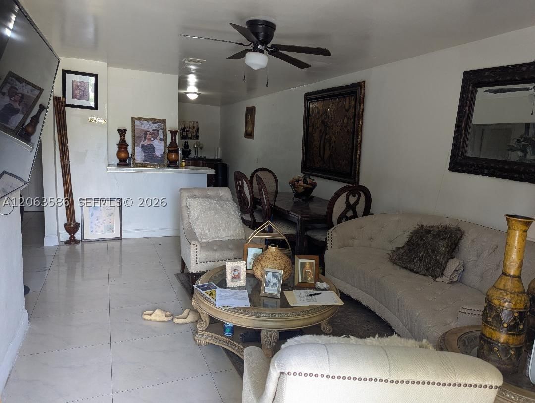 Real estate property located at 3206 47th Ave, Broward, Lake Forest Sec 4, West Park, FL