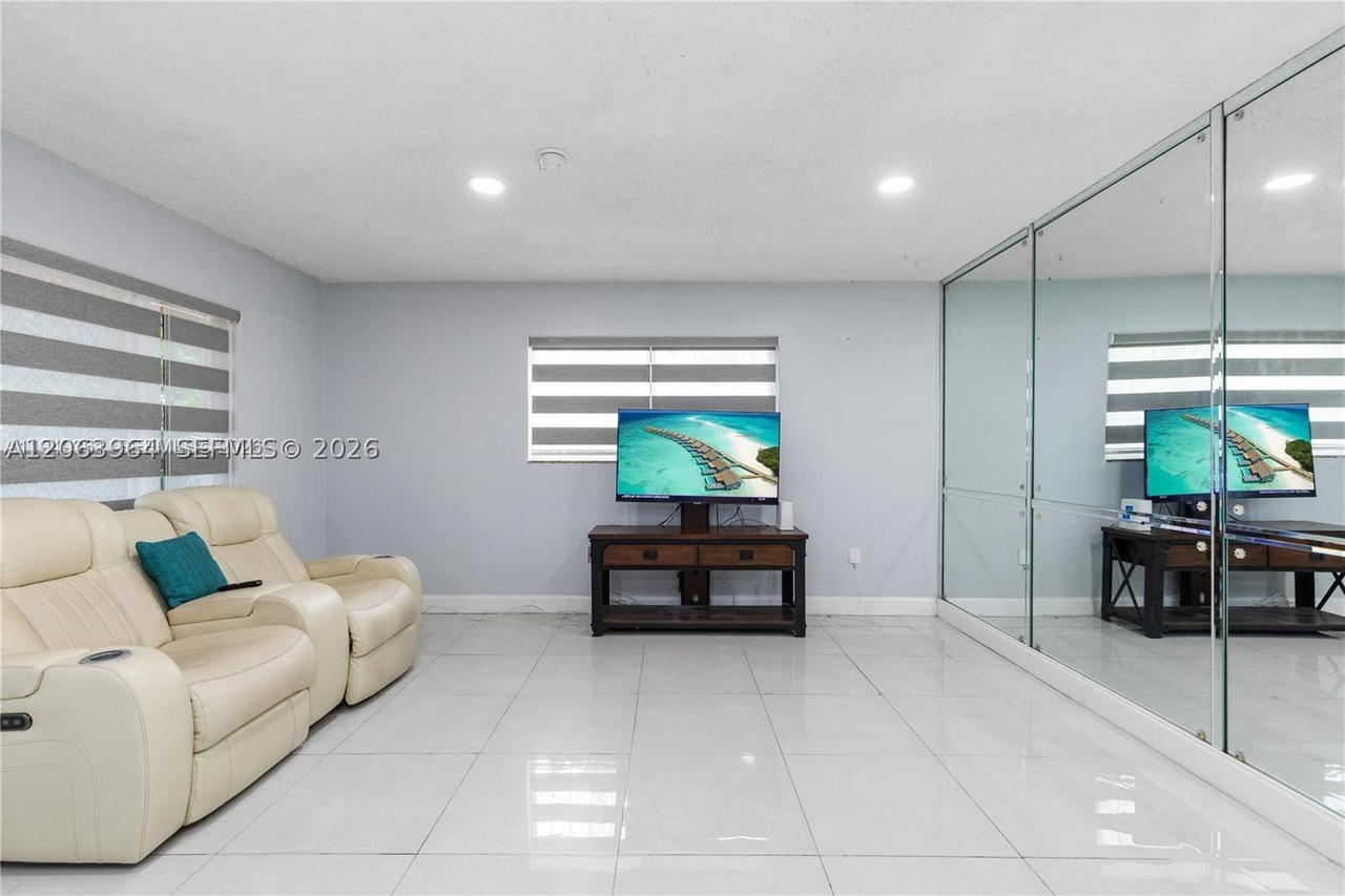Real estate property located at 1211 179th St, Miami-dade, Scott Lake Manor Sec 3, Miami Gardens, FL