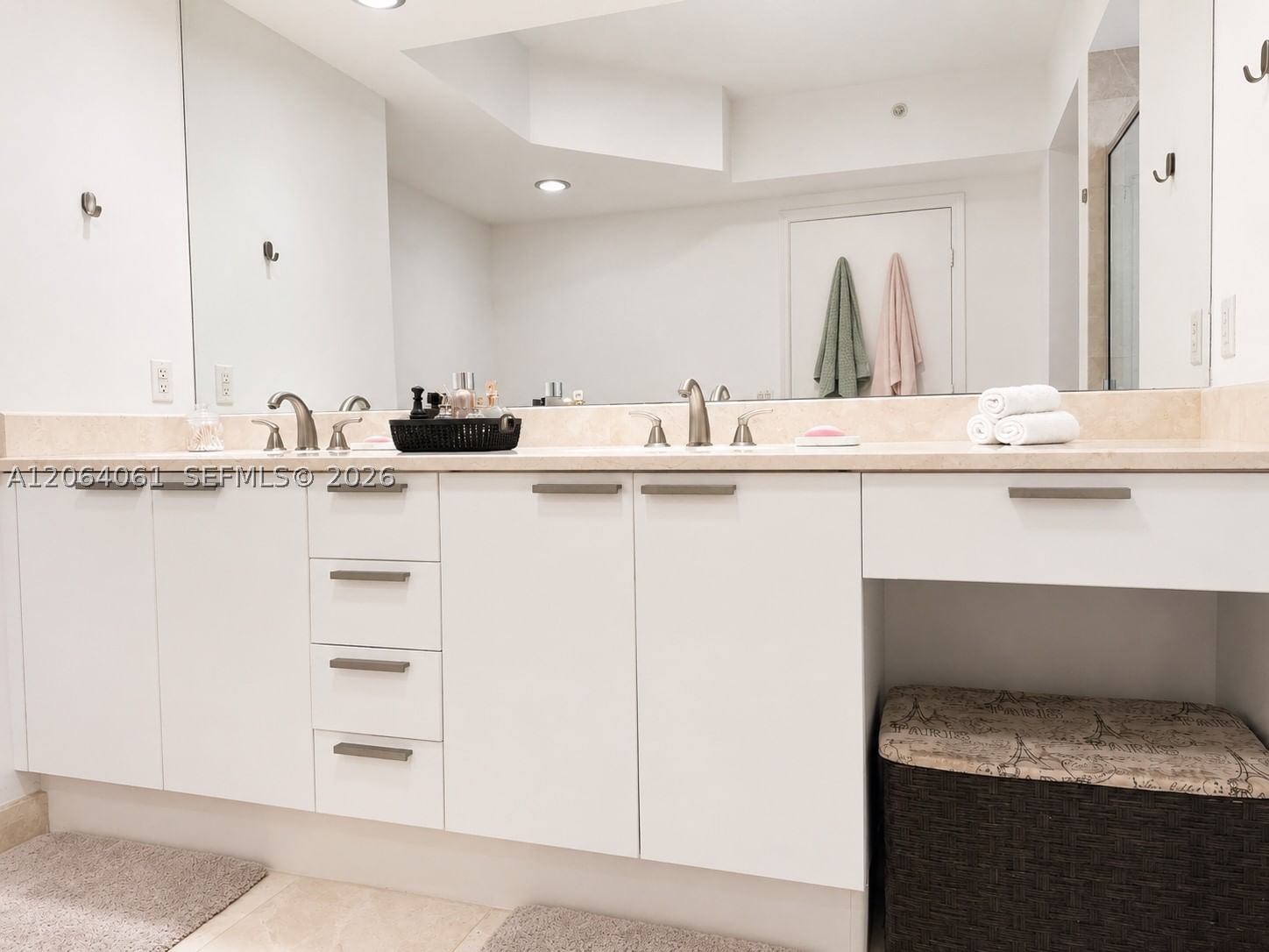 Real estate property located at 14951 Royal Oaks Ln #1501, Miami-dade, The Oaks I Condo, North Miami, FL
