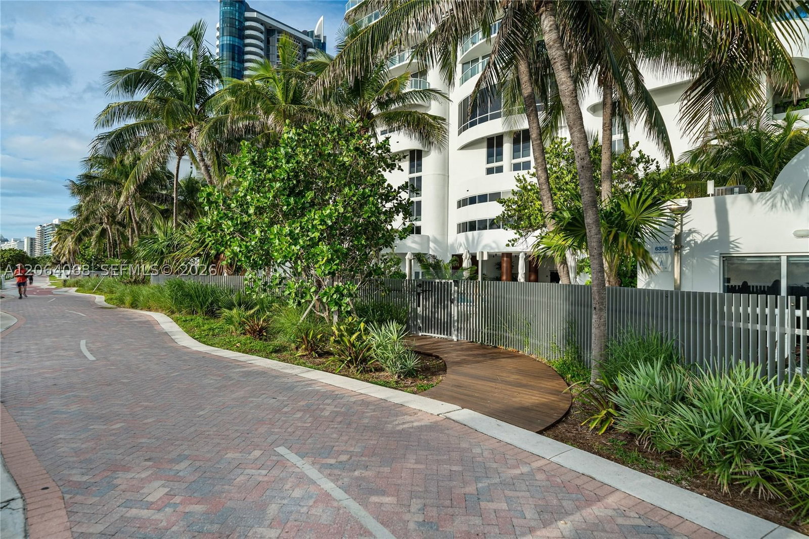Real estate property located at 6365 Collins Ave #805, Miami-dade, Akoya Condo, Miami Beach, FL