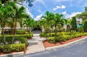 Real estate property located at 1713 Whitehall Dr #306, Broward, Condo 22 Of Whitehall Con, Davie, FL