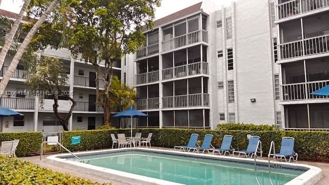 Real estate property located at 483 Pine Island Rd C305, Broward, Plantation Pines Condo, Plantation, FL