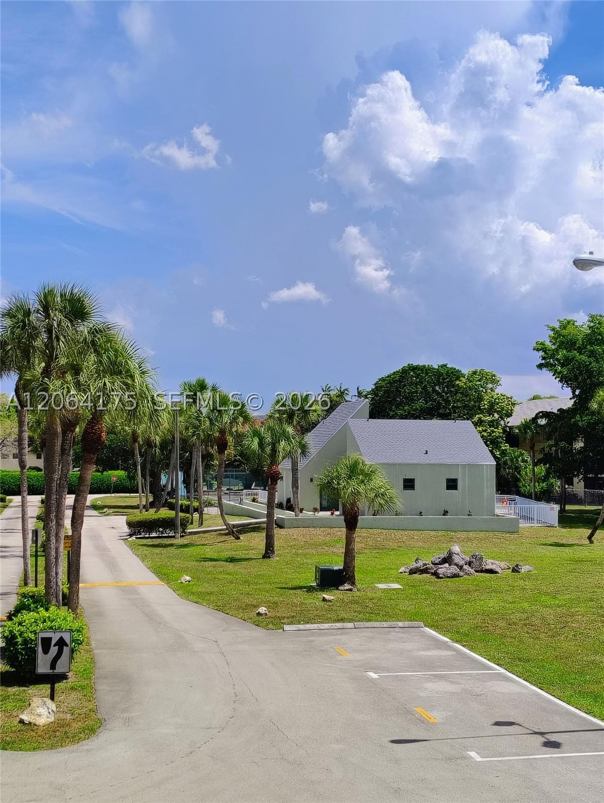 Real estate property located at 8921 28th Dr #62, Broward, Sun And Lake Condo, Coral Springs, FL