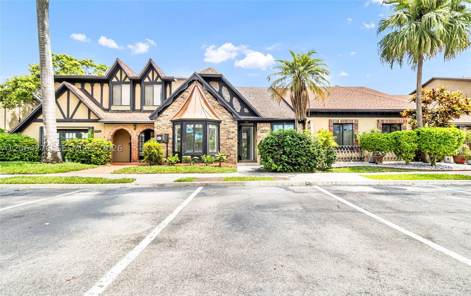 Real estate property located at 8957 44th Ct, Broward, Springtree Lakes, Sunrise, FL