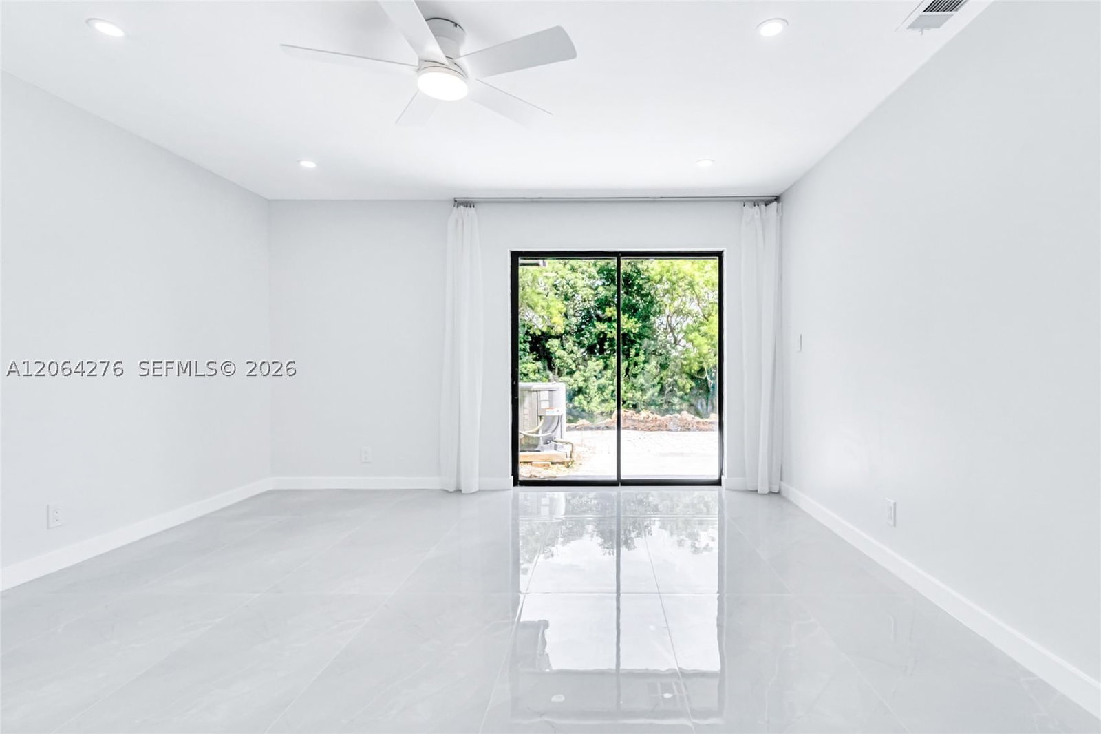 Real estate property located at 8957 44th Ct, Broward, Springtree Lakes, Sunrise, FL