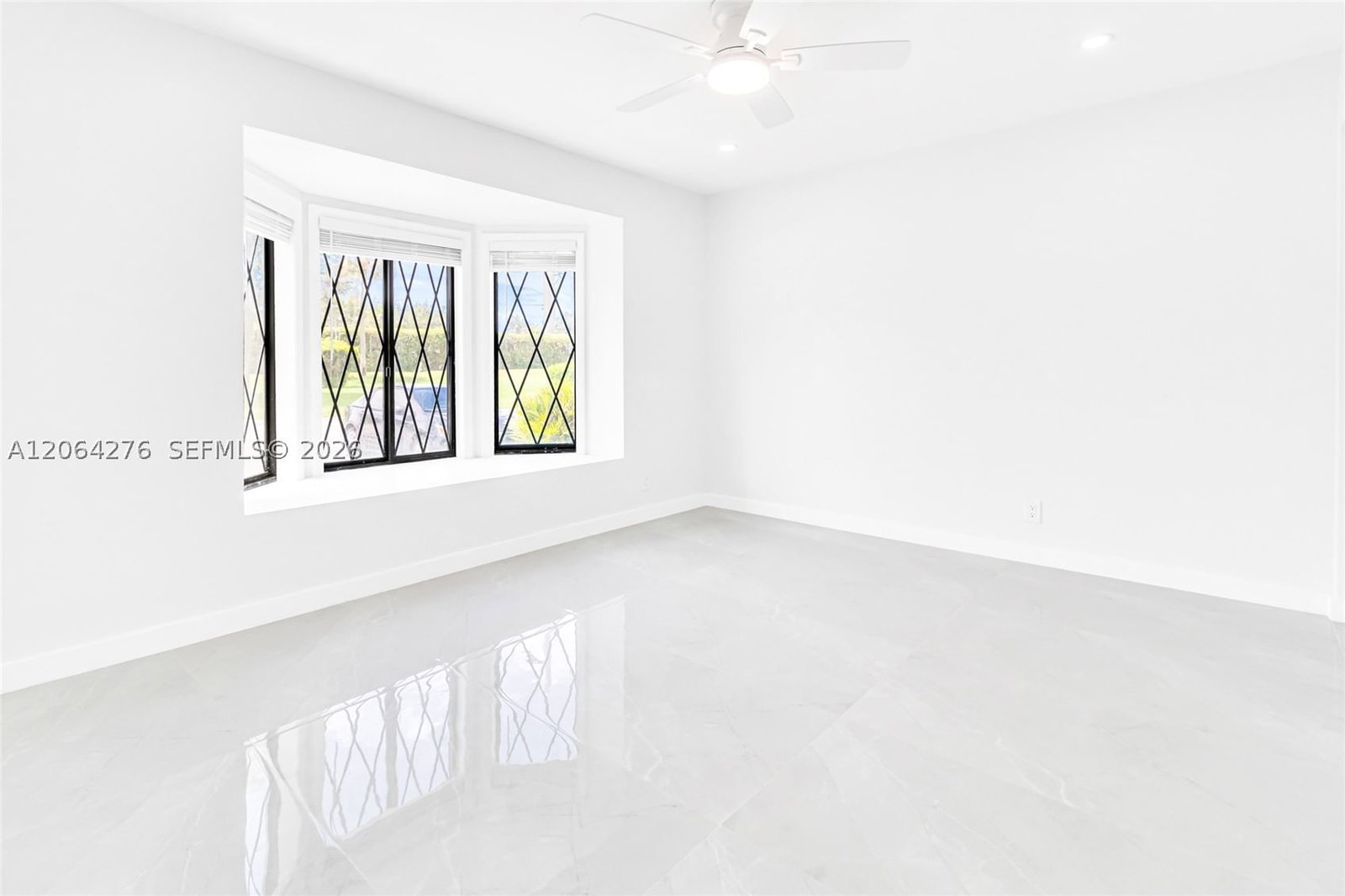Real estate property located at 8957 44th Ct, Broward, Springtree Lakes, Sunrise, FL
