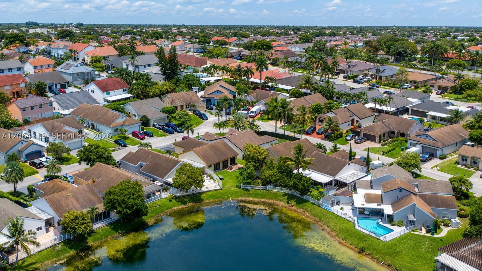 Real estate property located at 18772 80th Ct, Miami-dade, Lakes Of Avalon Sec 3, Hialeah, FL