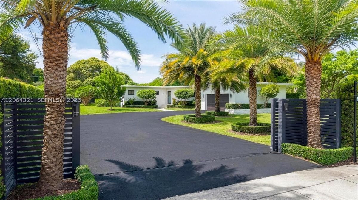 Real estate property located at 7240 Sunset Dr, Miami-dade, Radcliffe Manor, Miami, FL