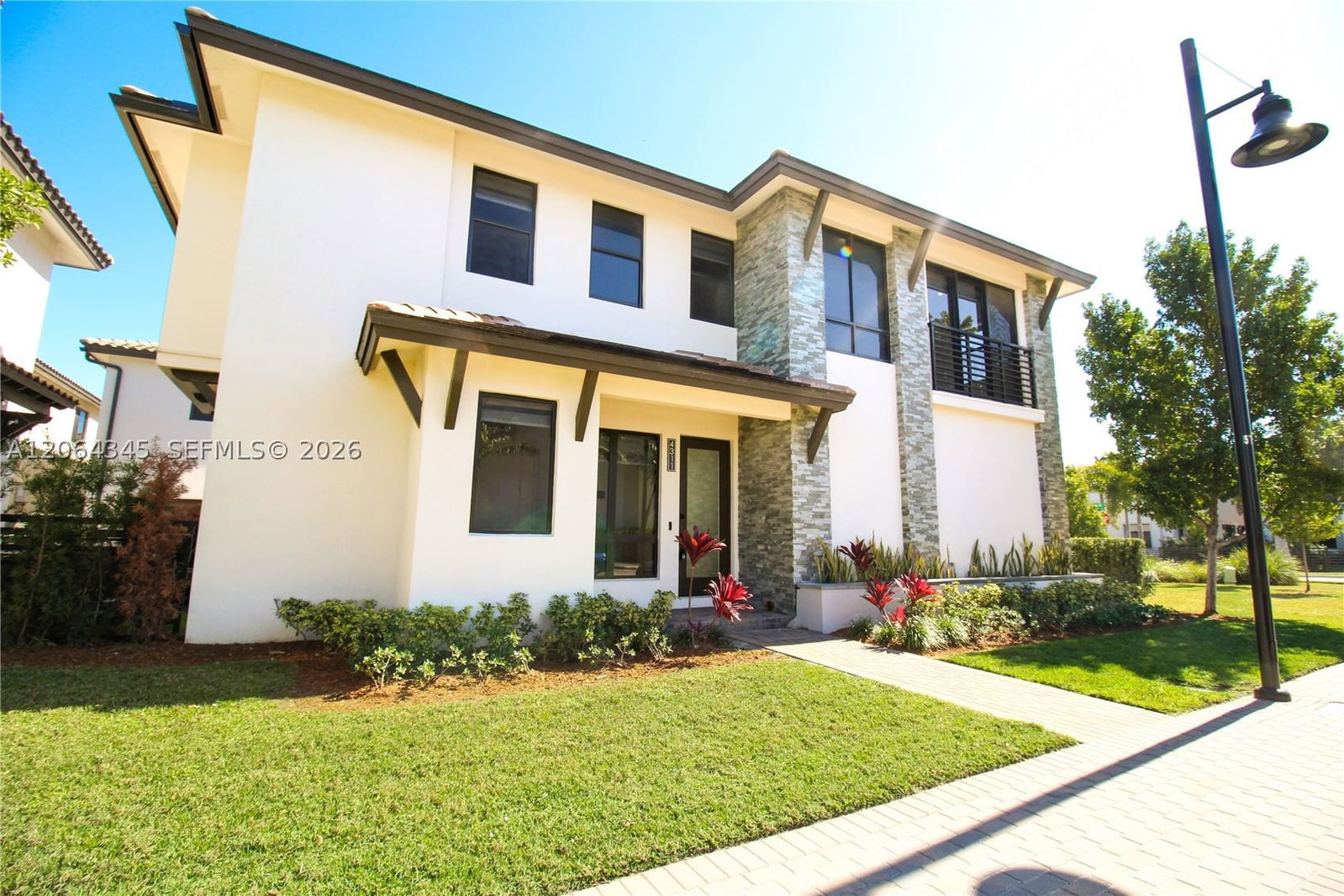 Real estate property located at 4311 82nd Ave, Miami-dade, Downtown Doral South Phas, Doral, FL