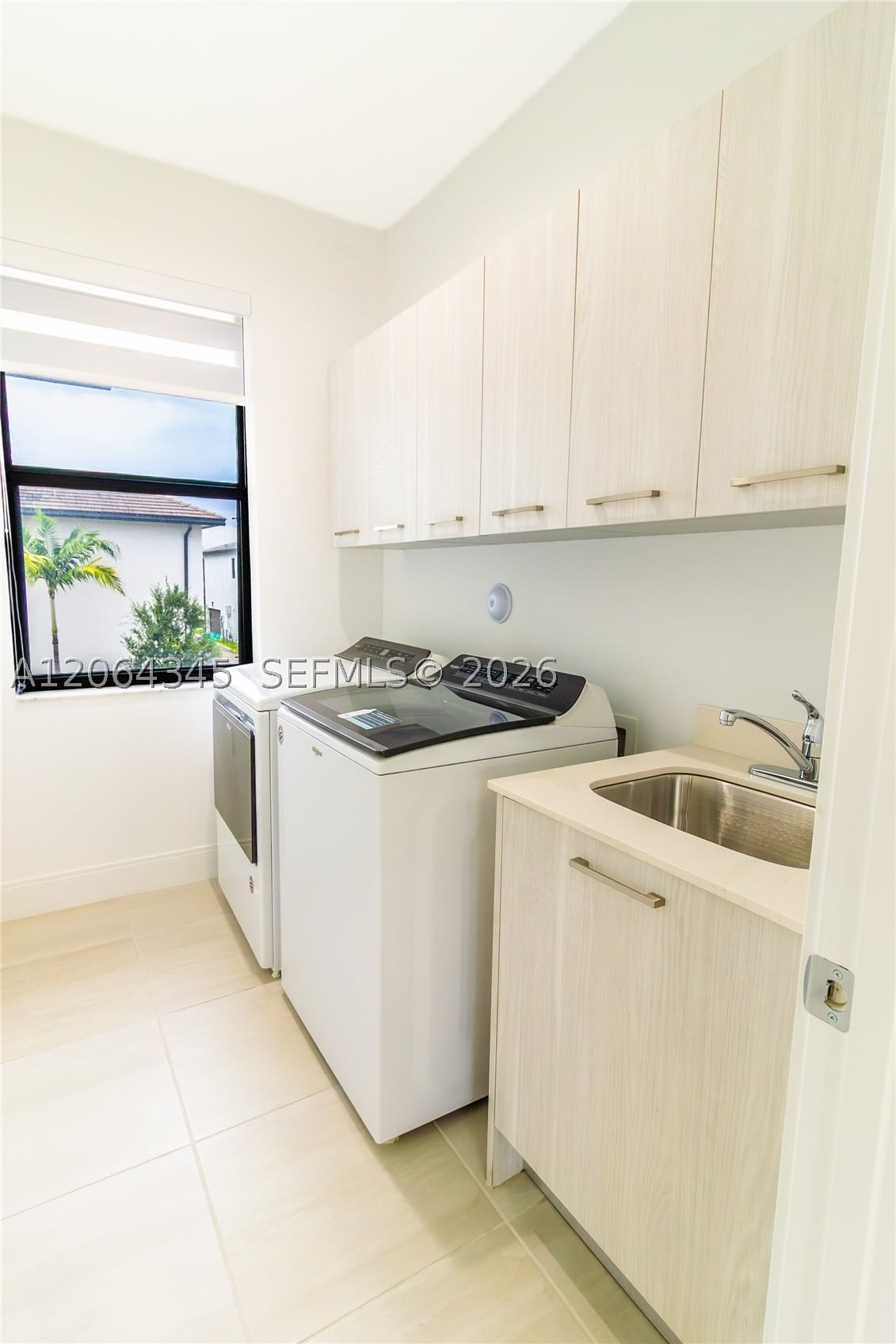 Real estate property located at 4311 82nd Ave, Miami-dade, Downtown Doral South Phas, Doral, FL