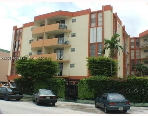 Real estate property located at 1750 46th St #331, Miami-dade, Casa Del Sol Condo, Hialeah, FL